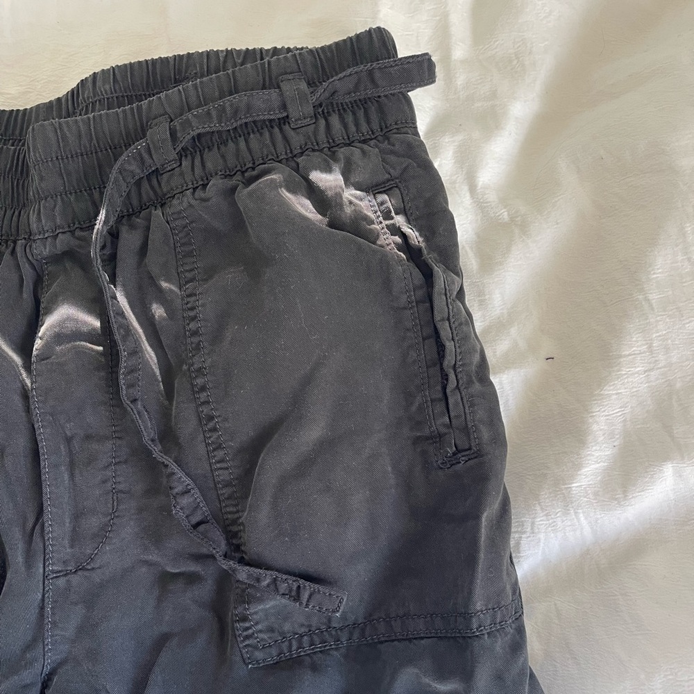 AE Cargo Joggers
